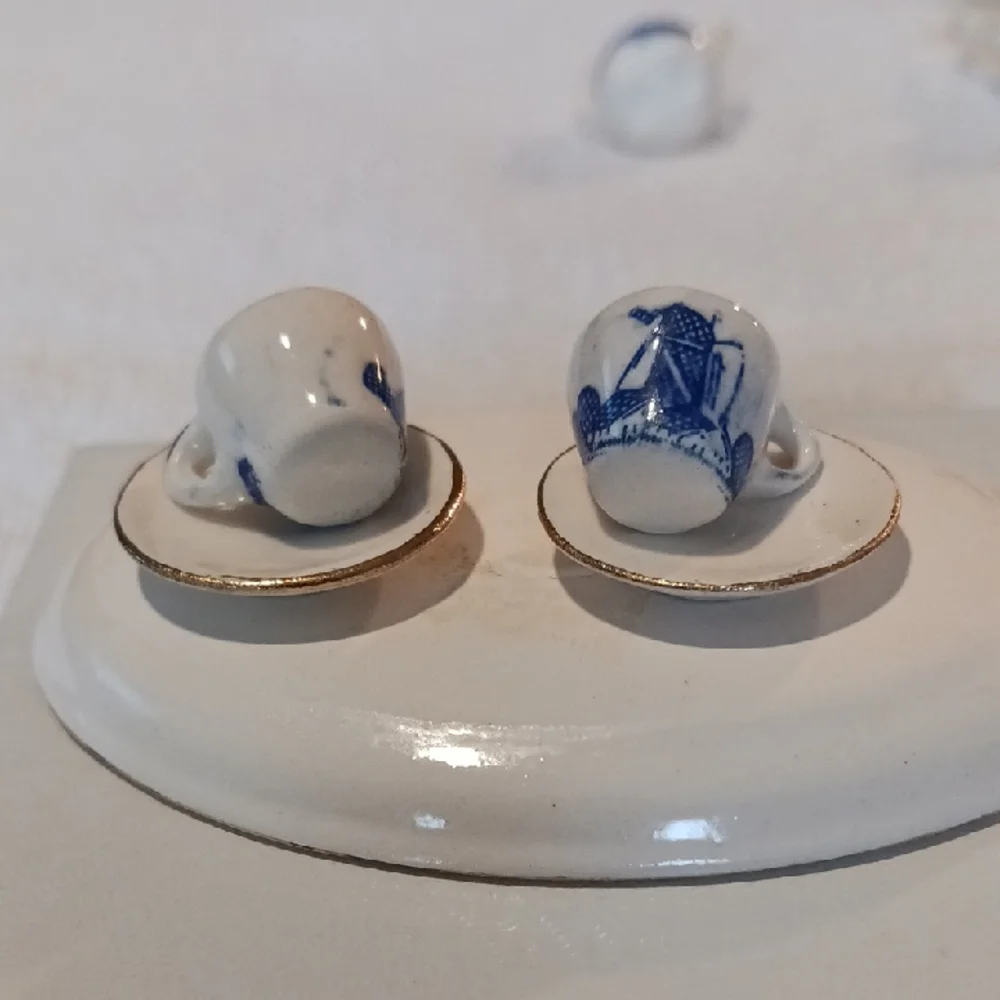 Porcelain Childs Miniature Blue and White Tea Set - Picture 16 of 16